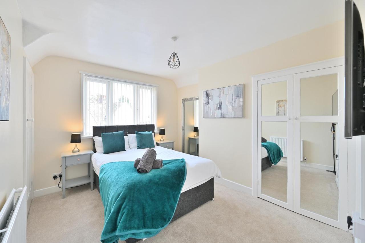 Вилла Sleek And Stylish 3 Bed In Bolton - Garden - Parking Экстерьер фото